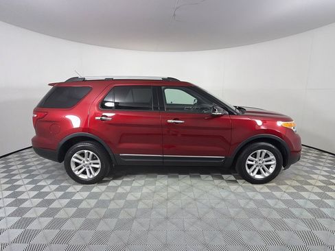 Used 2013 Ford Explorer XLT AWD/4WD image 4