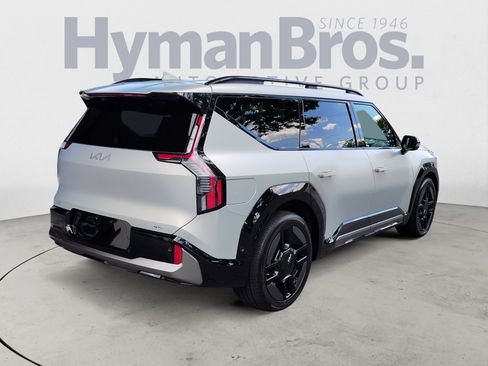 Used 2024 Kia EV9 GT-Line AWD/4WD image 3