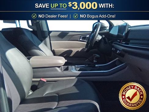 Used 2025 Kia Carnival EX FWD image 22