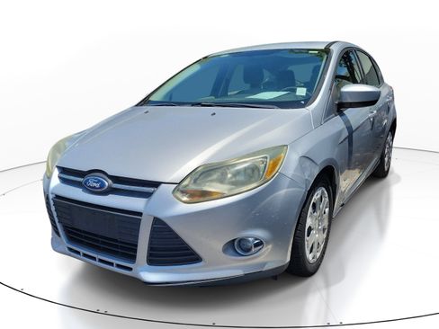 Used 2012 Ford Focus SE FWD image 3