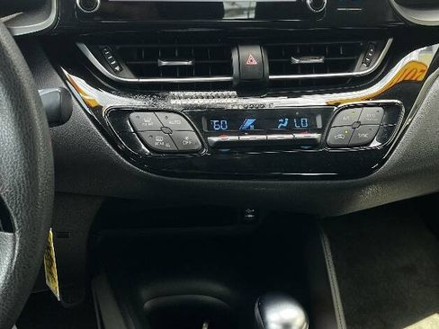 Used 2019 Toyota C-HR LE FWD image 18