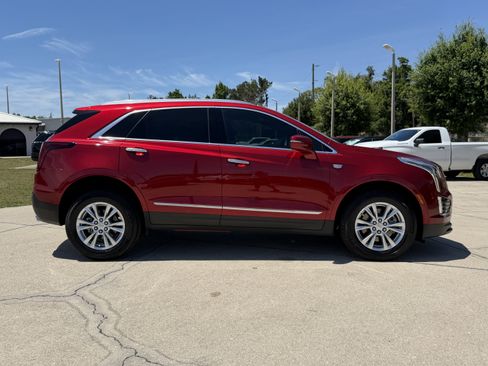 Certified 2025 Cadillac XT5 Luxury FWD image 2