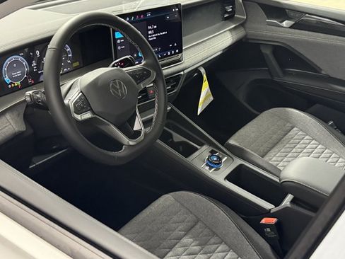 New 2026 Volkswagen Tiguan S AWD/4WD image 17