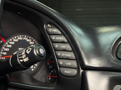 Used 2001 Chevrolet Corvette Convertible w/ Preferred Equipment Group2 image 28