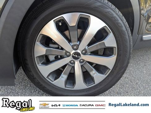 Used 2022 Kia Telluride EX w/ EX Premium Package image 32