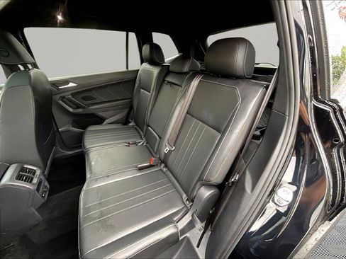 Used 2022 Volkswagen Tiguan SE R-Line FWD image 22