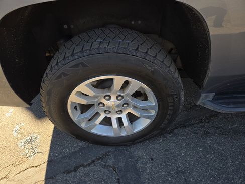 Used 2019 Chevrolet Tahoe LT image 46