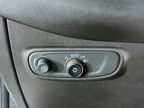 Used 2019 Chevrolet Equinox LT image 17