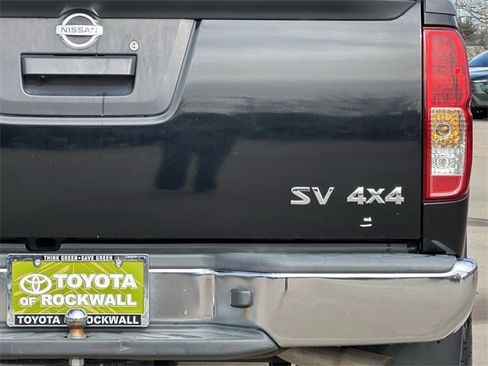 Used 2018 Nissan Frontier SV image 6