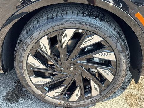 New 2025 Lincoln Nautilus Reserve w/ Jet Appearance Package image 9