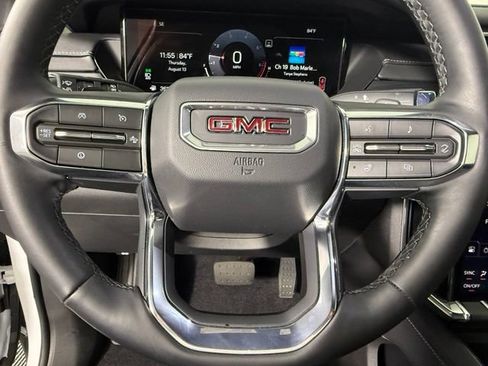 Used 2025 GMC Acadia Elevation FWD image 19