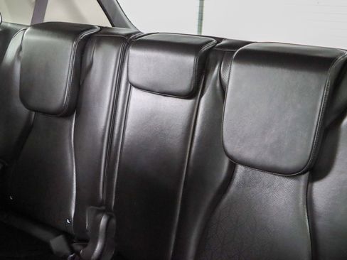 Used 2024 Kia Carnival LX image 25