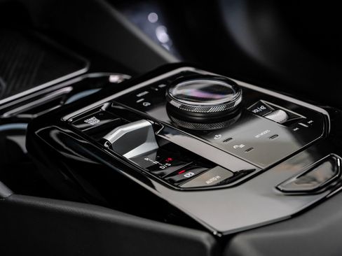 Used 2024 BMW 530i xDrive image 29