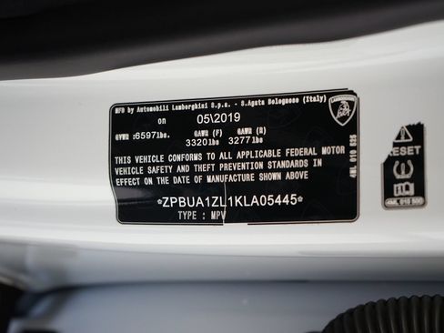 Used 2019 Lamborghini Urus AWD/4WD image 44