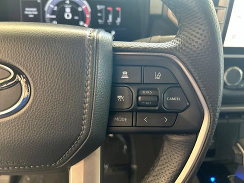 Used 2025 Toyota Tundra Limited AWD/4WD image 46