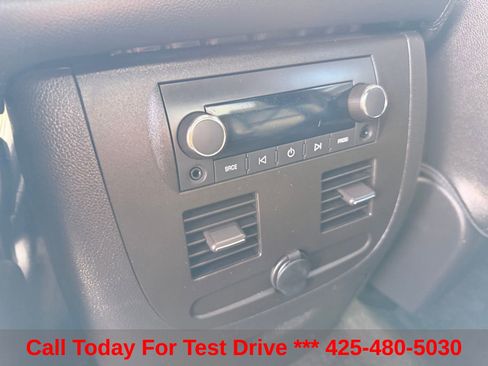 Used 2013 Chevrolet Avalanche LTZ AWD/4WD image 16