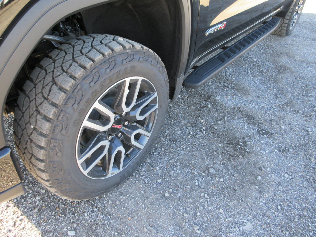 New 2026 GMC Sierra 1500 AT4 w/ AT4 Premium Package AWD/4WD image 12
