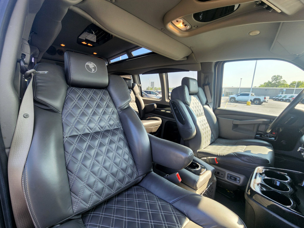 Used 2022 GMC Savana 2500 w/ Enhanced Convenience Package RWD image 47