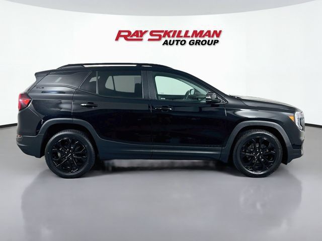 Used 2022 GMC Terrain SLE w/ Driver Convenience Package FWD image 8