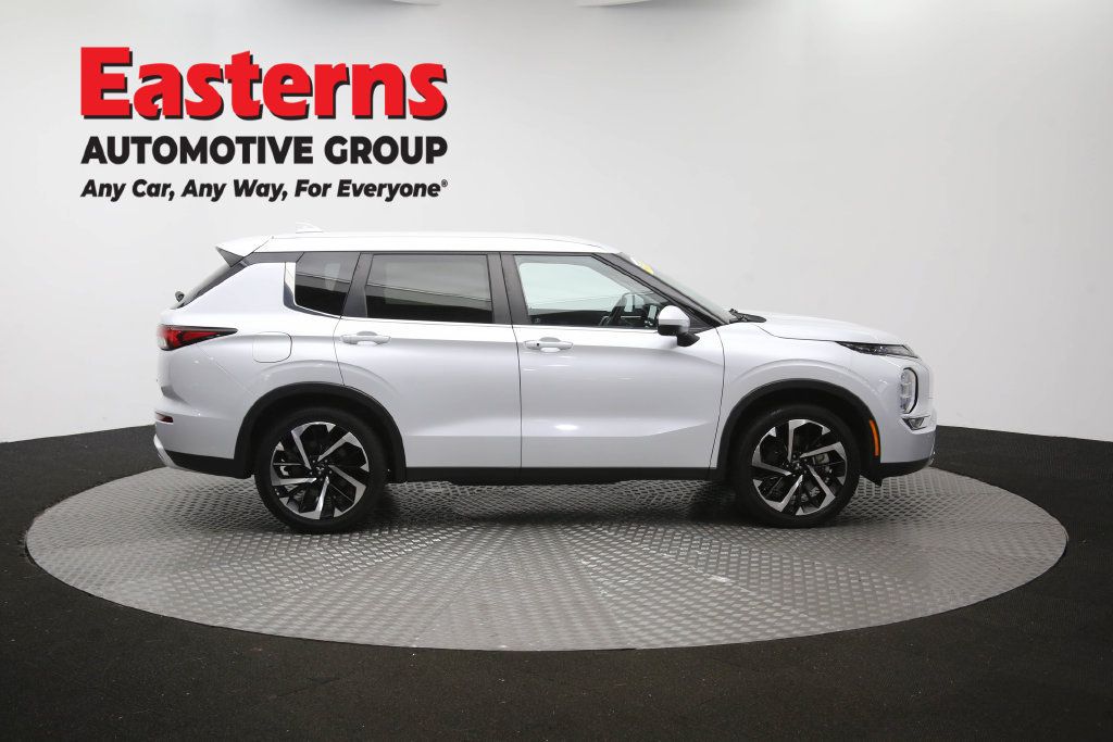 Used 2024 Mitsubishi Outlander SE FWD image 48