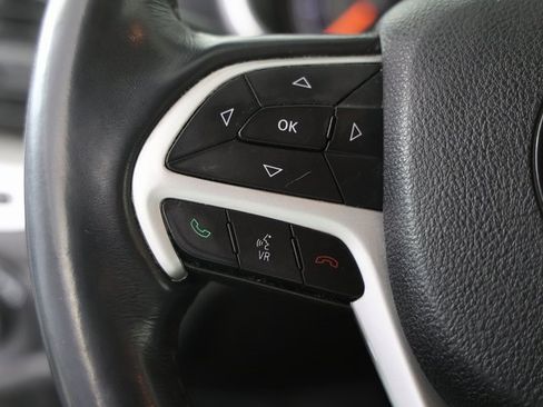 Used 2015 Jeep Cherokee Trailhawk image 4