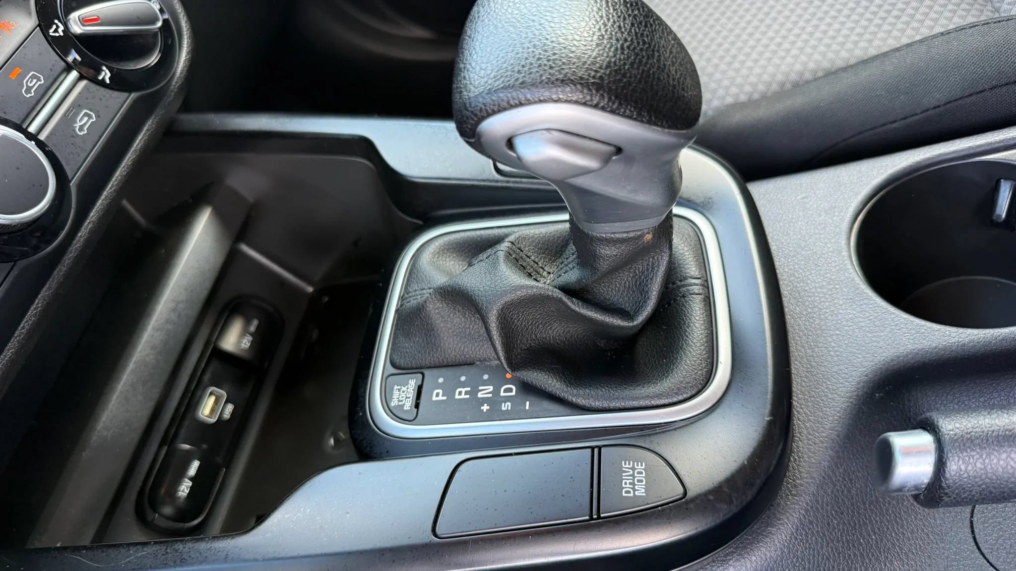 Used 2024 Kia Soul LX w/ LX Technology Package FWD image 22