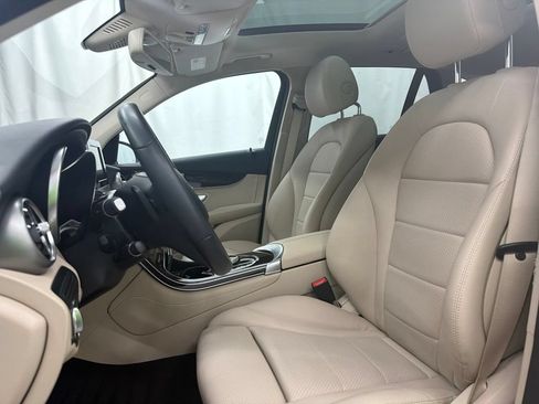 Used 2018 Mercedes-Benz GLC 300 4MATIC image 14