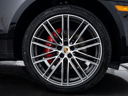 Certified 2026 Porsche Macan S AWD/4WD image 11