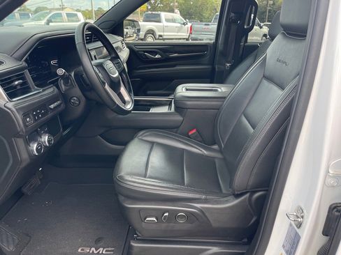 Used 2024 GMC Yukon XL Denali image 10