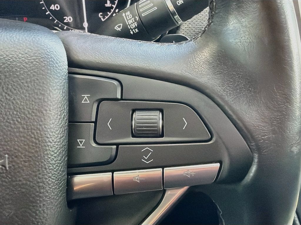 Certified 2024 Cadillac XT6 Luxury FWD image 39