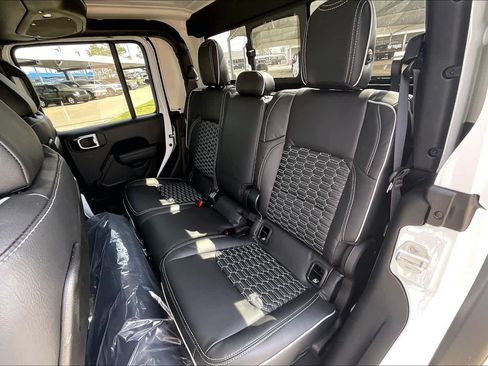 New 2026 Jeep Gladiator Mojave AWD/4WD image 21