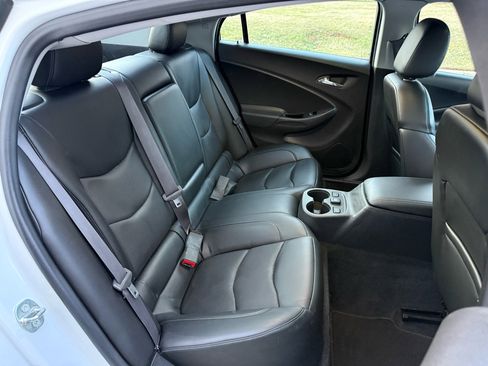 Used 2017 Chevrolet Volt Premier w/ Driver Confidence II Package image 28