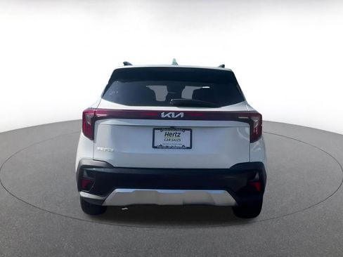 Used 2025 Kia Seltos S image 11