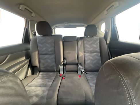 Used 2016 Nissan Rogue SV AWD/4WD image 18