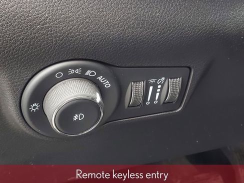 Used 2024 Jeep Compass Limited image 16