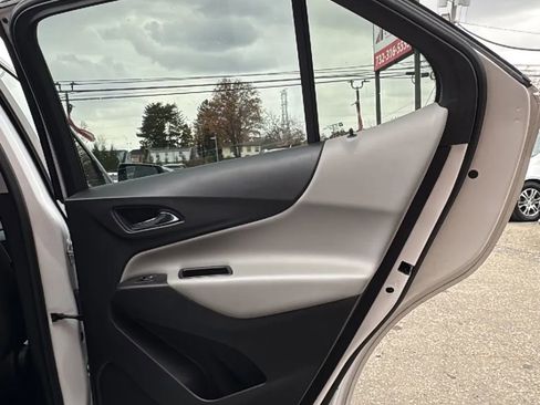 Used 2021 Chevrolet Equinox LT image 15