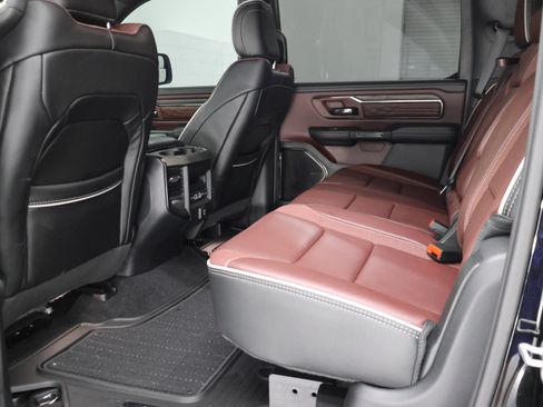 Used 2025 RAM 1500 Limited AWD/4WD image 9
