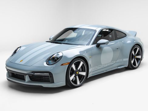 Used 2023 Porsche 911 Sport Classic RWD image 3