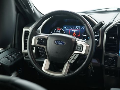 Used 2022 Ford F350 Lariat w/ Chrome Package image 16