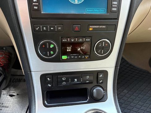 Used 2010 GMC Acadia SLT image 17