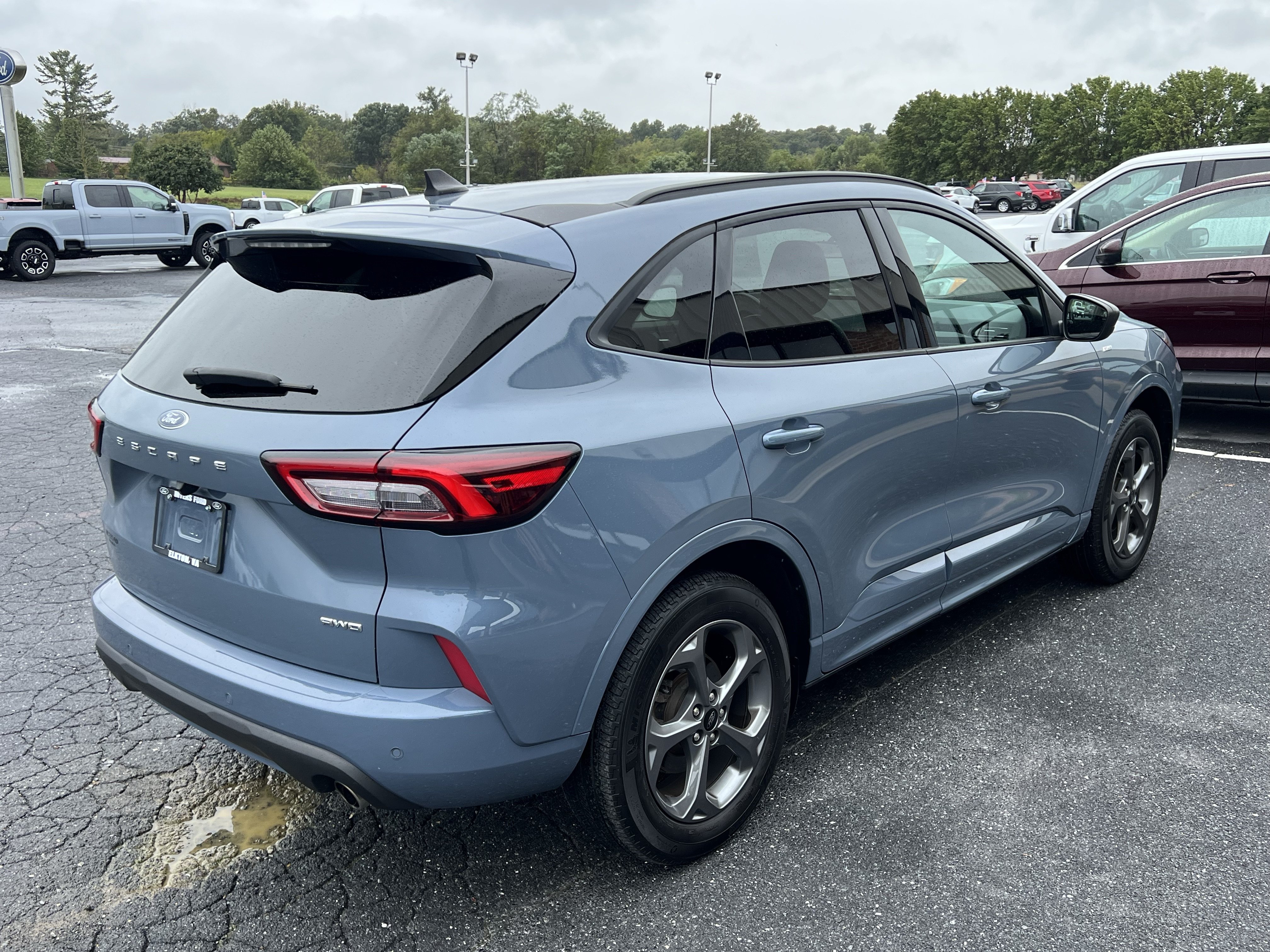Used 2024 Ford Escape ST-Line w/ Tech Pack #1 AWD/4WD image 6