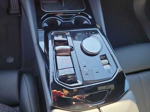 New 2025 BMW 530i xDrive w/ Premium Package image 16