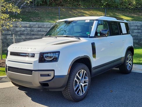 Used 2026 Land Rover Defender 110 S image 1