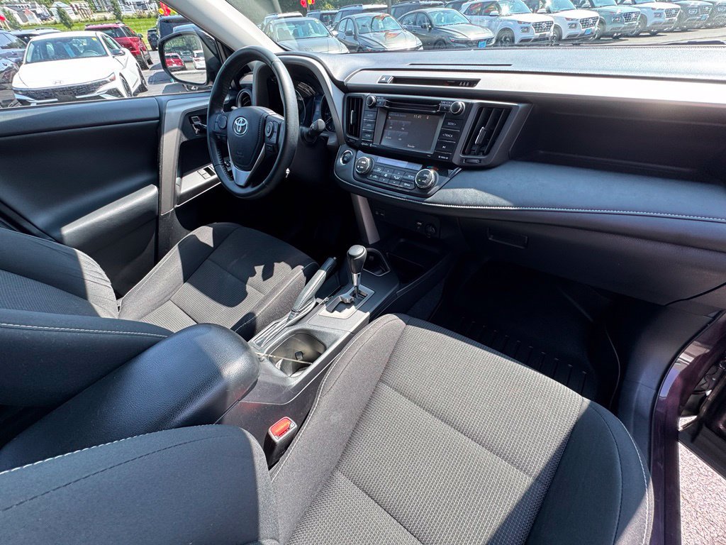 Used 2018 Toyota RAV4 XLE w/ Plus Extra Value Package AWD/4WD image 27