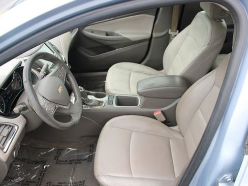 Used 2018 Chevrolet Cruze Premier FWD image 5