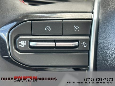 Used 2025 Chevrolet Colorado Z71 AWD/4WD image 14