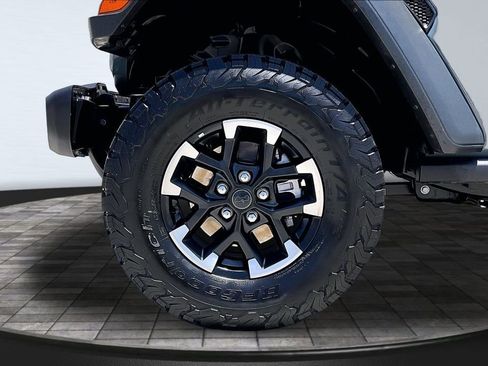 Used 2025 Jeep Wrangler Unlimited Rubicon 4xe w/ Convenience Group AWD/4WD image 30