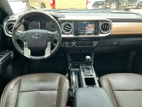 Used 2017 Toyota Tacoma Limited w/ Tow Package AWD/4WD image 19