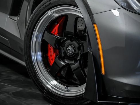 Used 2016 Chevrolet Corvette Z06 w/ 3LZ Preferred Equipment Group RWD image 3