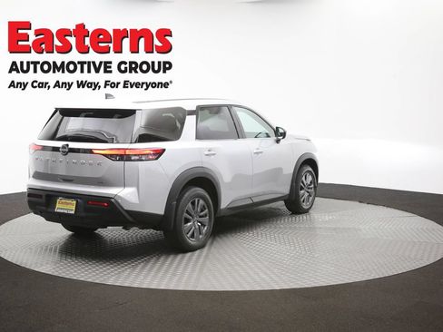 Used 2023 Nissan Pathfinder S AWD/4WD image 39